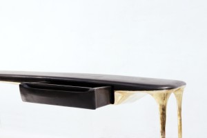 <a href=https://www.galeriegosserez.com/gosserez/artistes/loellmann-valentin.html>Valentin Loellmann </a> - Brass - Desk